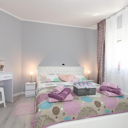 Apartment Odore Di Mare With Beautiful Garden Veglia Exterior foto