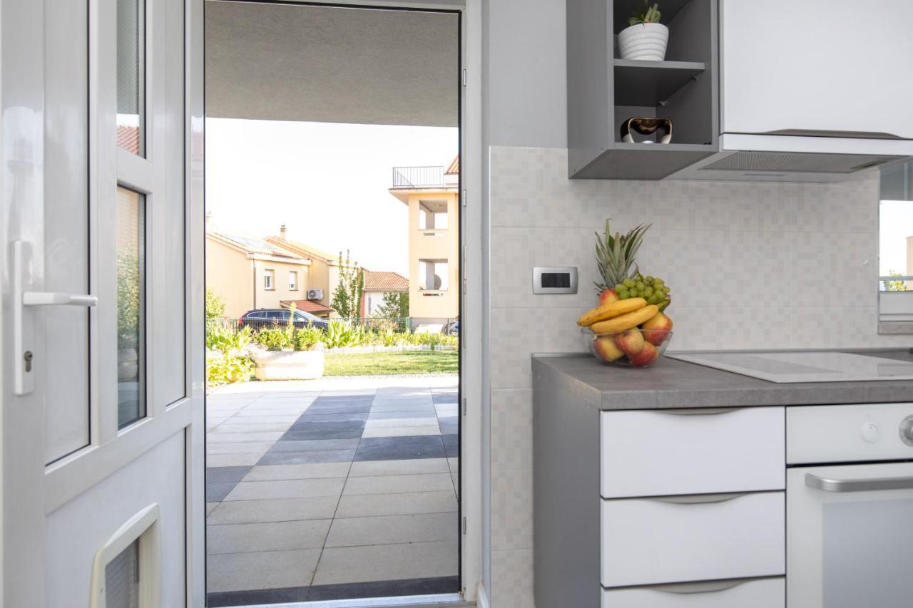 Apartment Odore Di Mare With Beautiful Garden Veglia Exterior foto