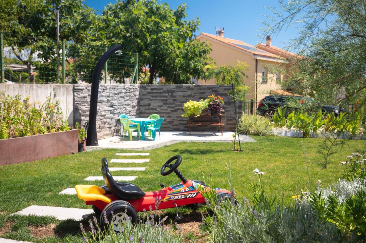 Apartment Odore Di Mare With Beautiful Garden Veglia Exterior foto